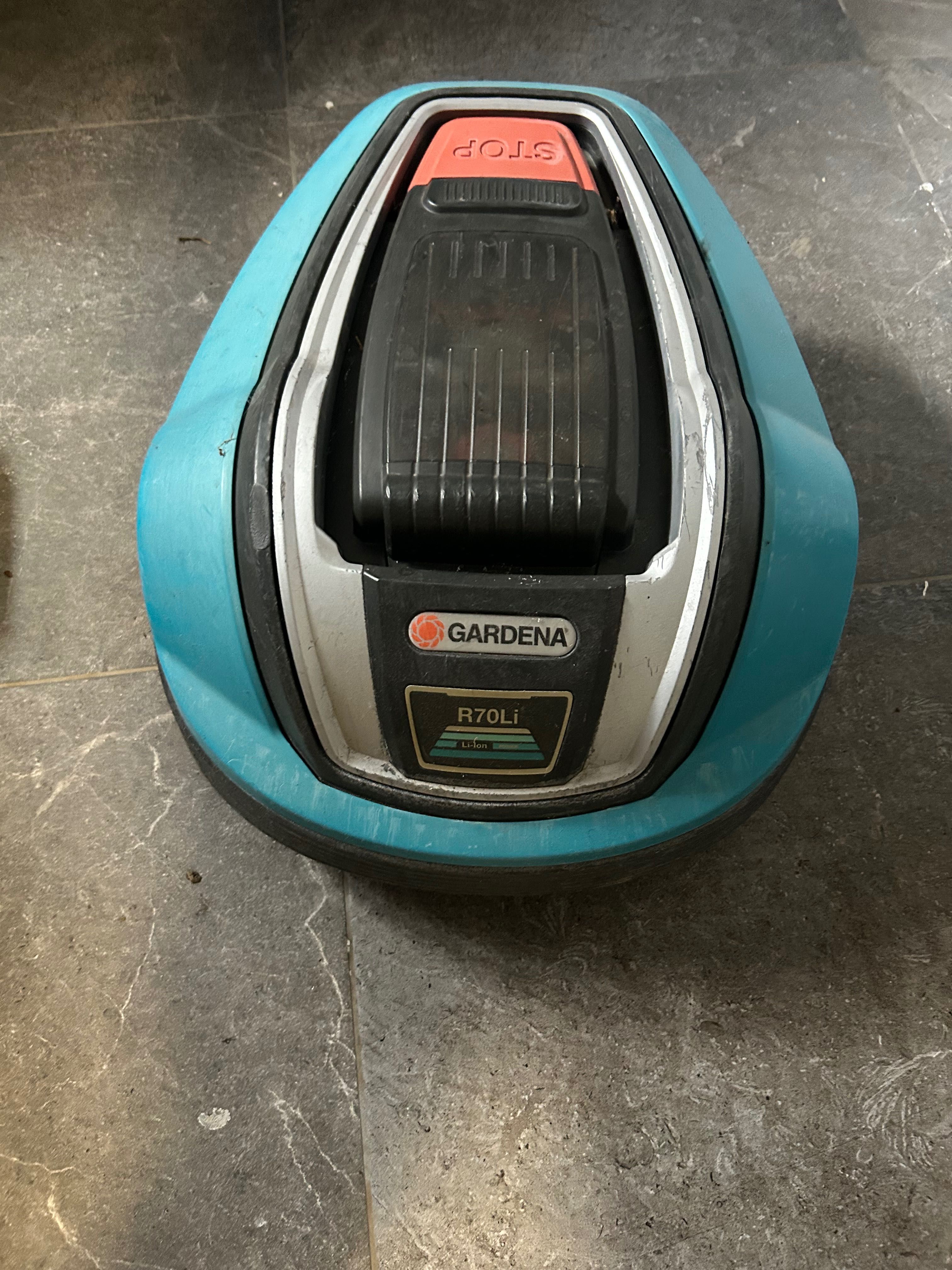 Продавам Роботизирана косачка GARDENA R70Li