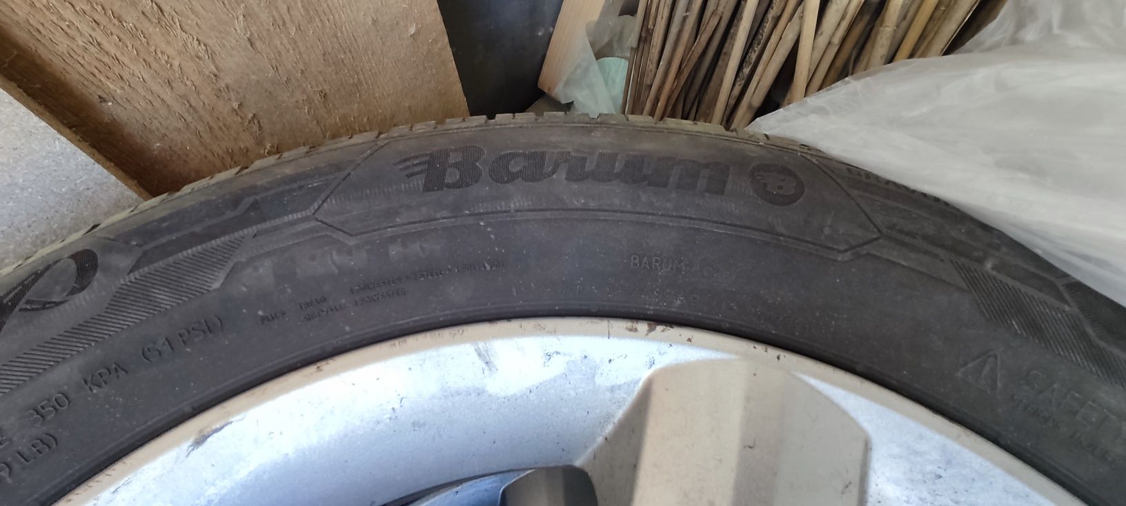 Джанти и гуми за Сузуки 16-ки OEM 5х114.3 /205/60/16 Барум
