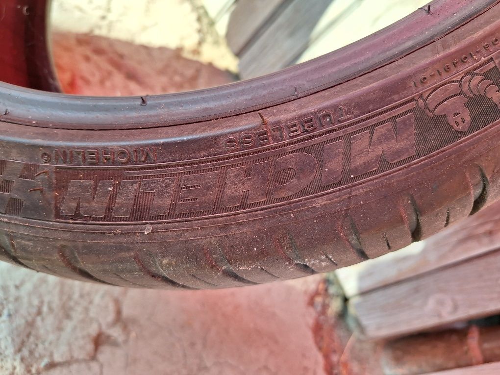Vand set 4 anvelope Michelin 225/40/ZR18 stare foarte buna!