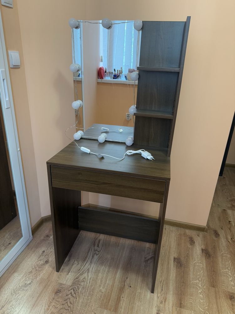 Тоалетка vidaXL, LED, Кафяв, 60 x 40 x 140 см, MDF