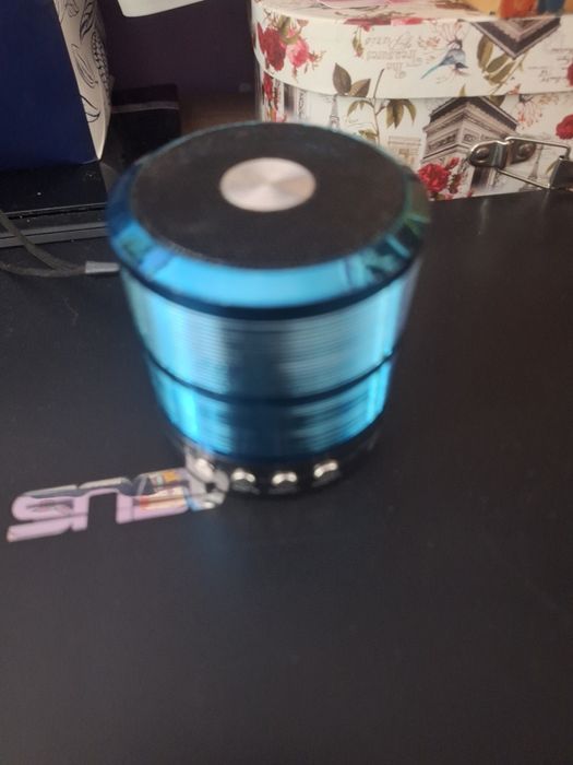 Vând boxa portabila calitate sunet decenta