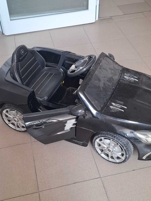 Акомулаторна детска кола