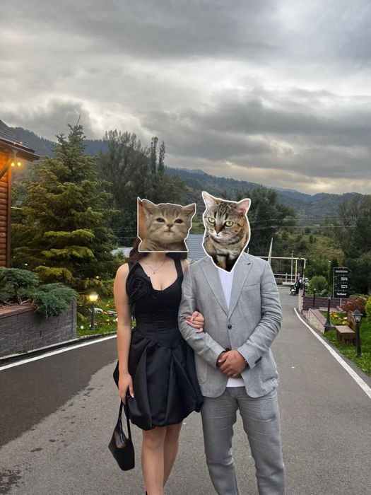 Черное коктейльное платье