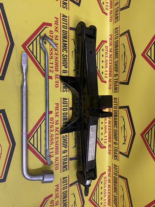 Cric auto original Mazda CX 5 CX 7 +cheie prezoane manivela LC6237790D