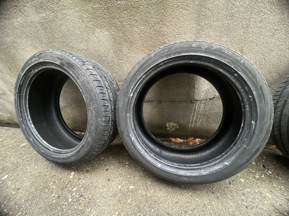 Гуми 225/45/17 R Гумите са много запазени 2 бр NEXEN и 2бр MEDALLION