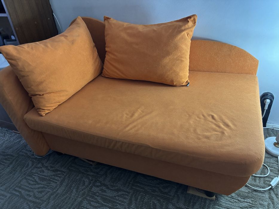 Разтегателен диван оранж