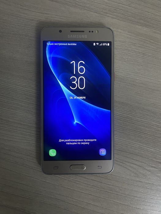 Продам Самсунг J5