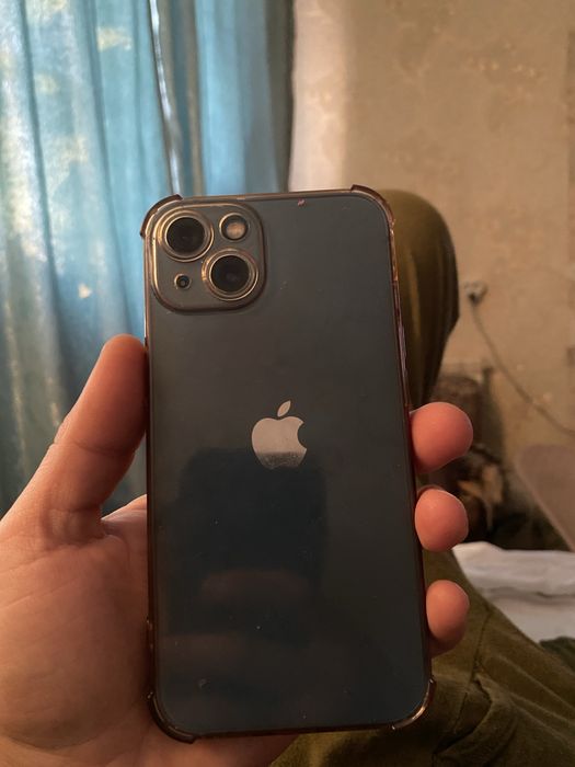 Продам Айфон 13 128г