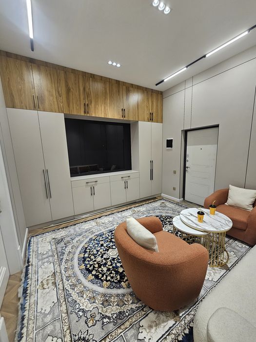 Яккасарой, Шота Руставели 1/9/10