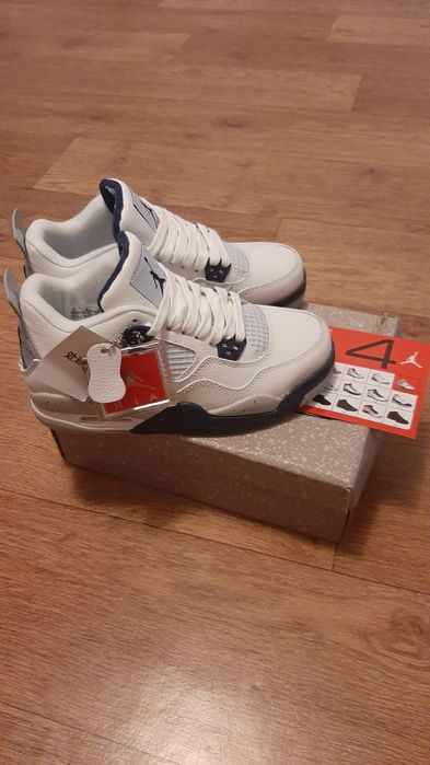 Спортивная обувь