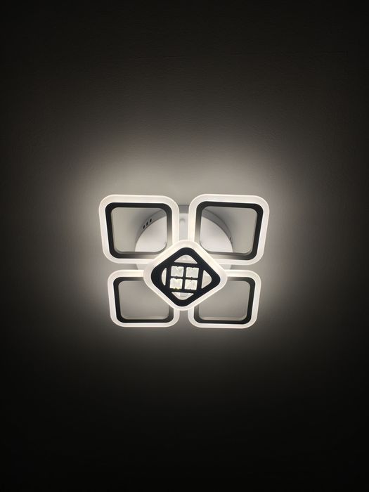 Люстра новый продам