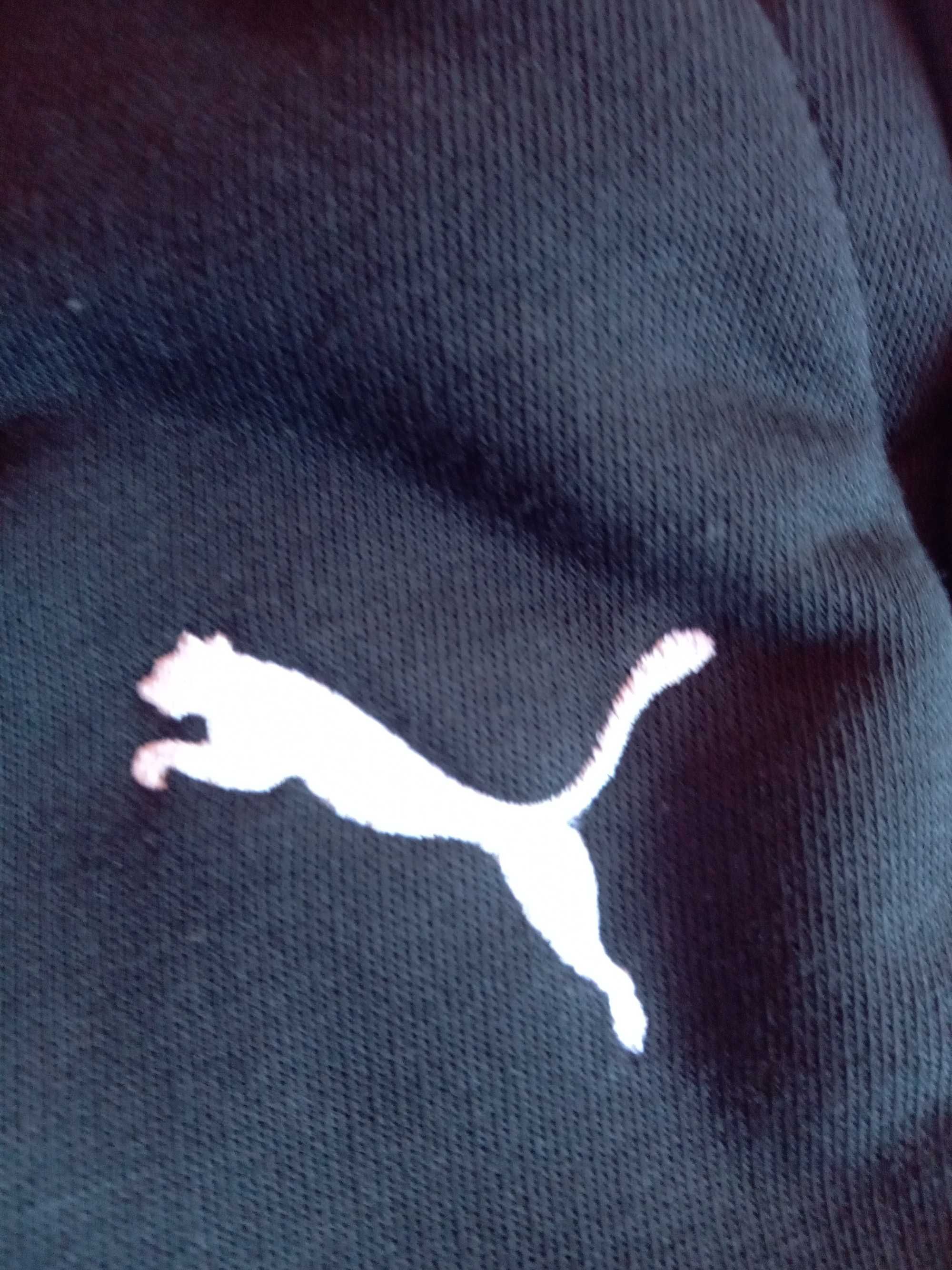 Vând pantaloni scurți puma originali noi mărime 152,11-12 ani