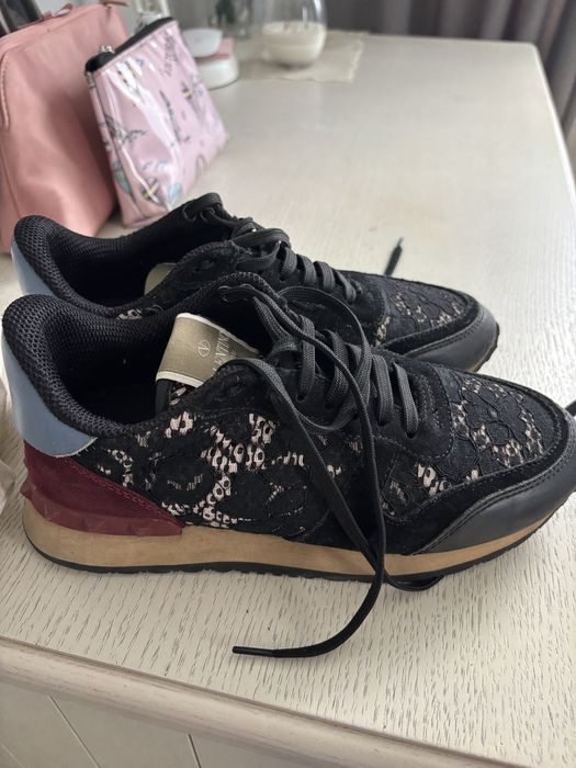 Обувки Valentino
