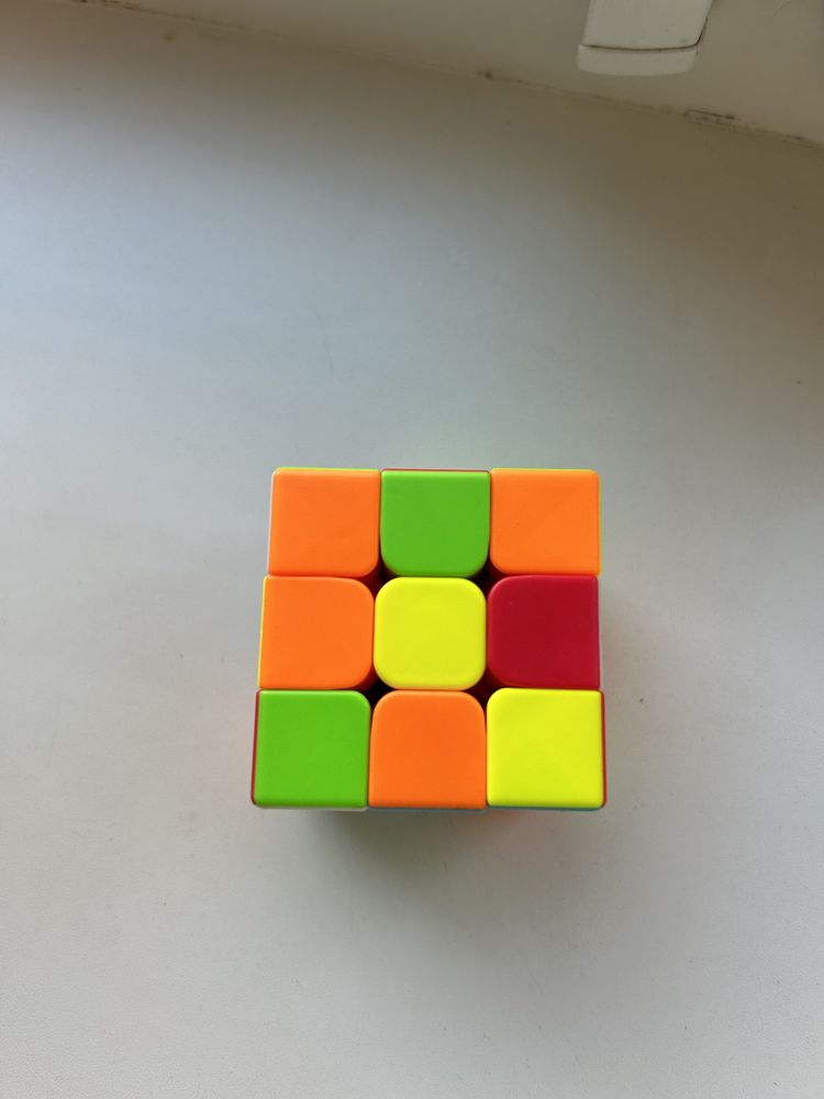 Кубик рубик игрушка