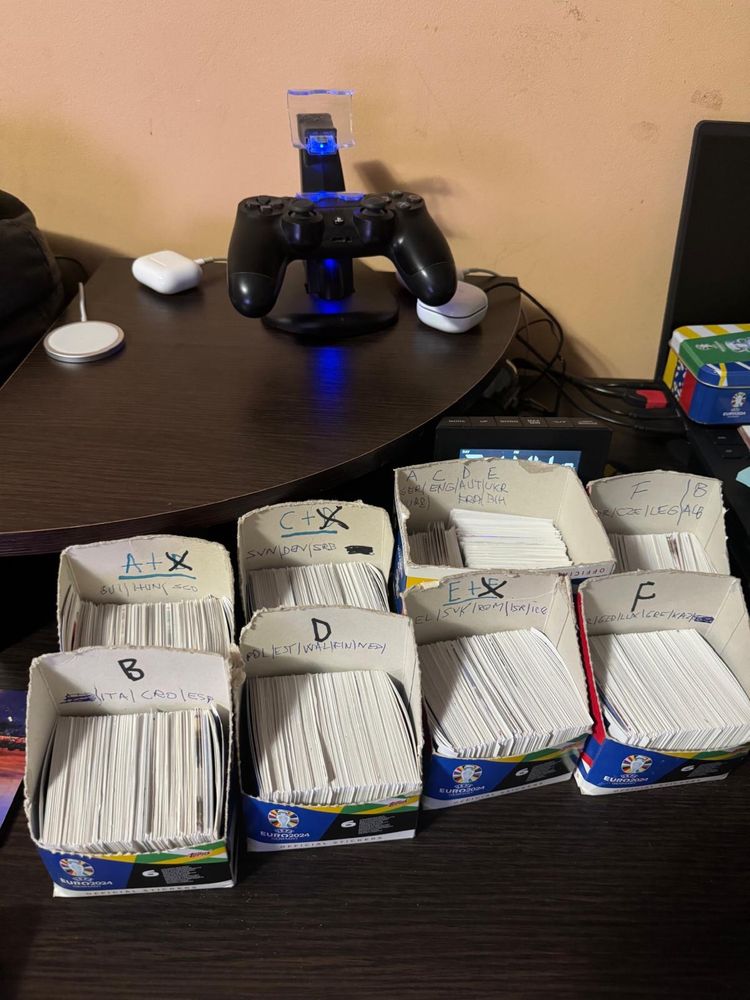 De vanzare stickere Topps Euro 2024