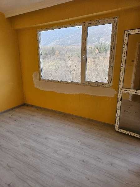 Продава се Двустаен апартамент в Карлово - 67 кв.м за 571 €/кв.м - Снимка #1