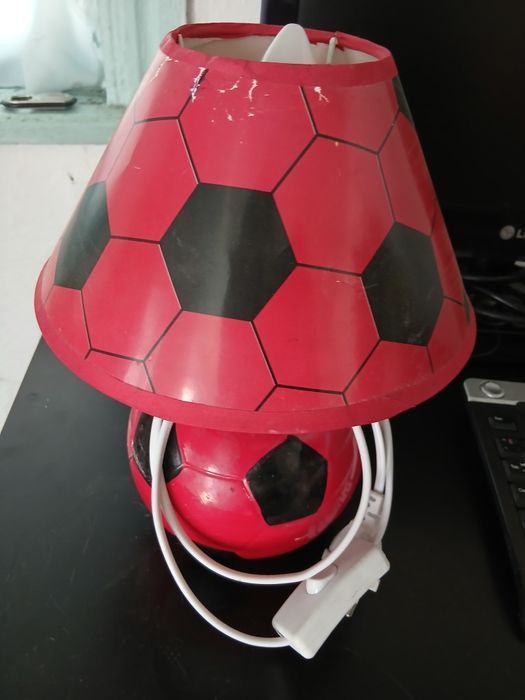 Продам  светильник в хорошем  состоянии  за 3000т