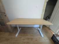 Настолно офис бюро Ikea Bekant и стол
