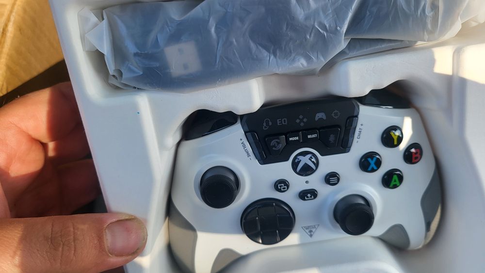 Turtle Beach Recon Жичен контролер за Xbox Series & PC бял
Turtle Bea