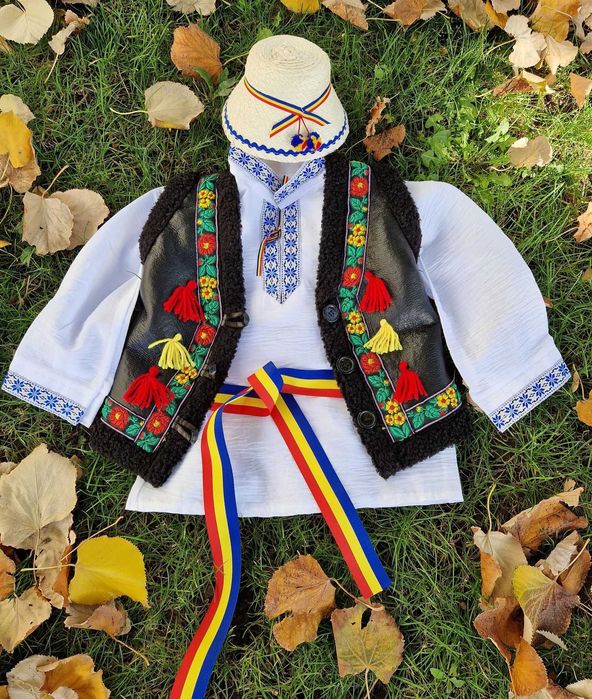 IE COPII camasa costum national popular traditional 4 5 6 ani VAND