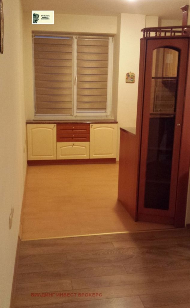 Дава се под наем Тристаен апартамент в София, Лозенец - 100 кв.м за 816 € - Снимка #2