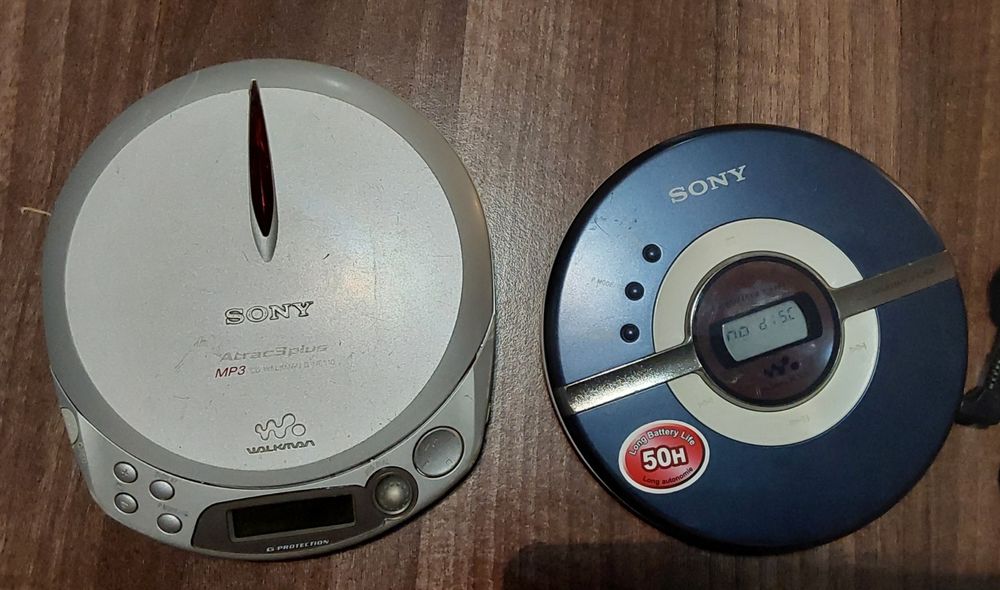 Vând CD player Sony , mp3 Sony , casetofon portabil