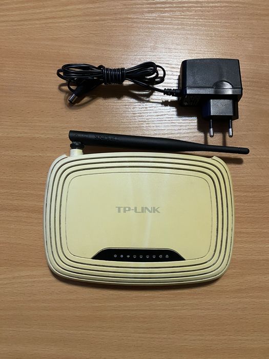 Роутер TP-LINK и Блок Питания