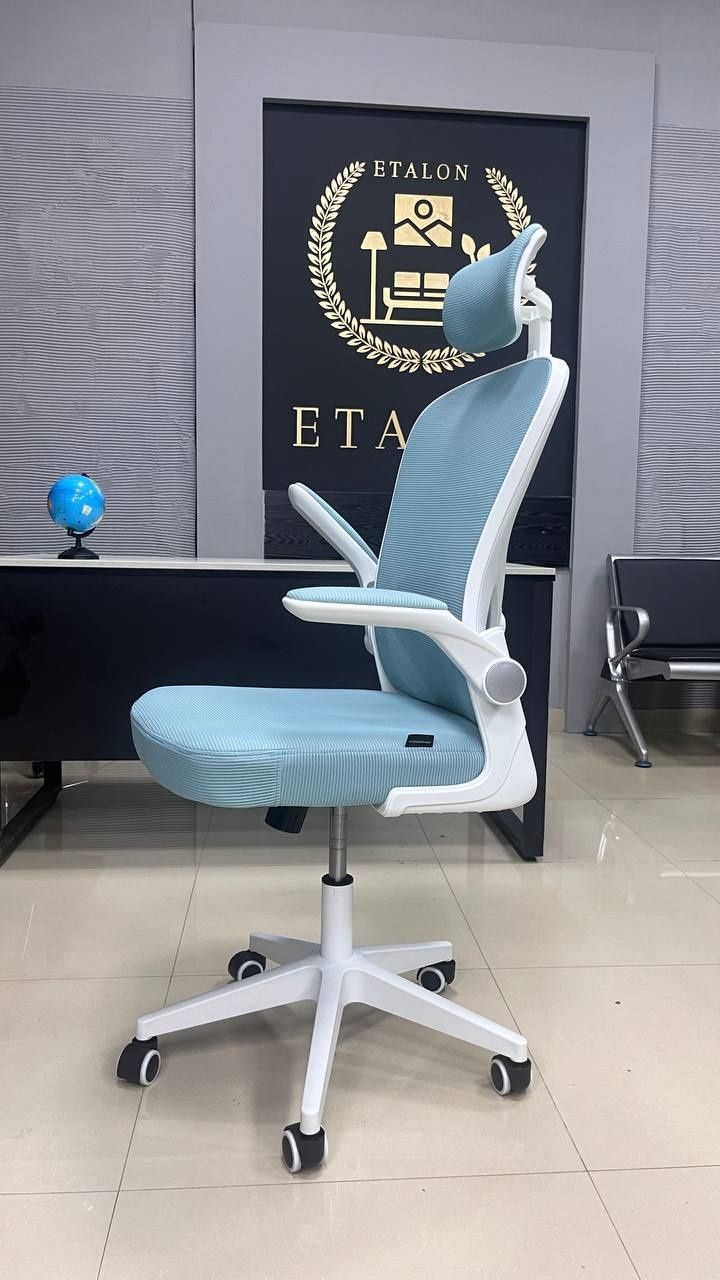 Офисное кресло модель 7801 серый