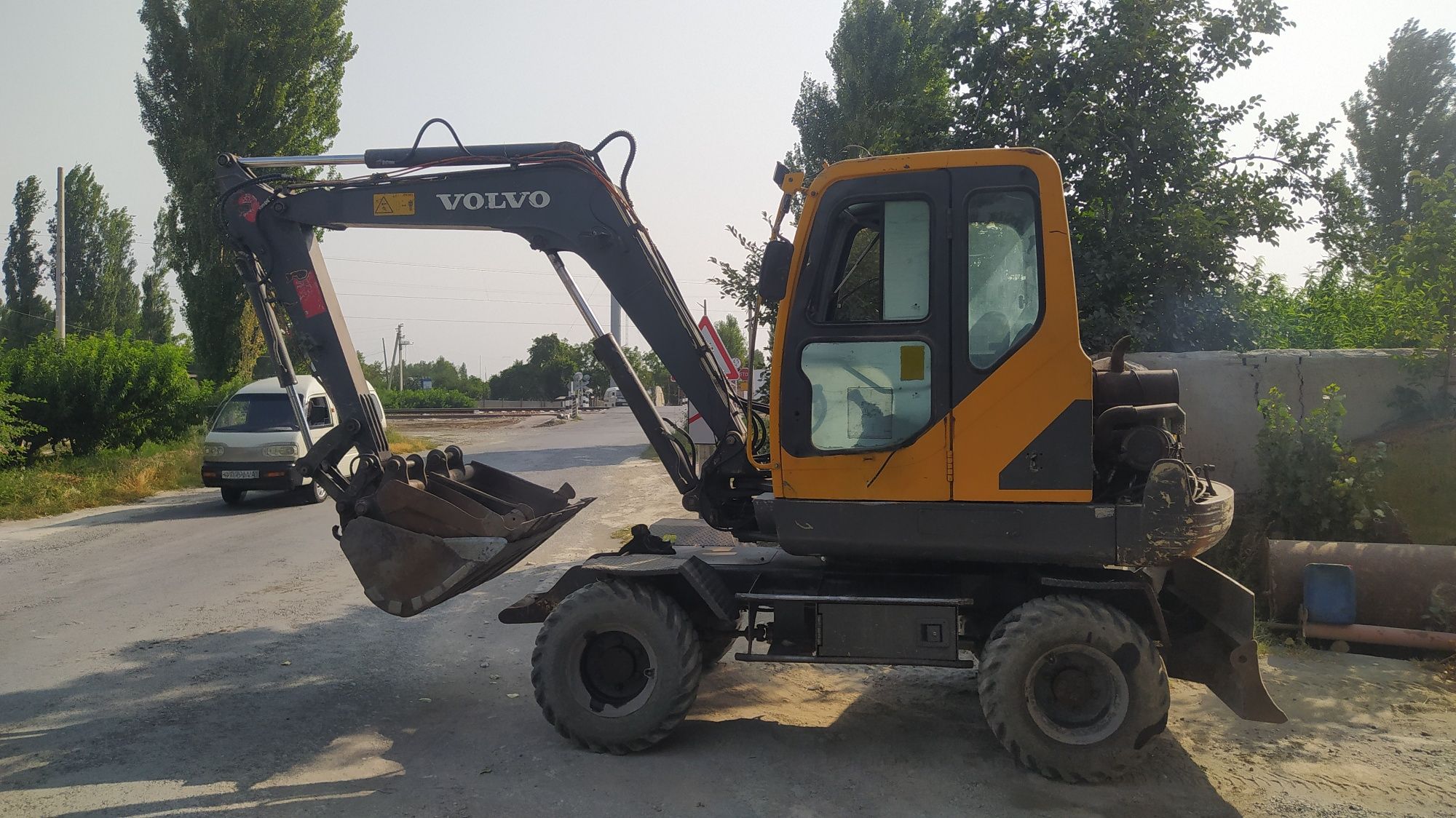 Volvo 55 yili 2004