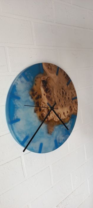 Настенные часы из дерева