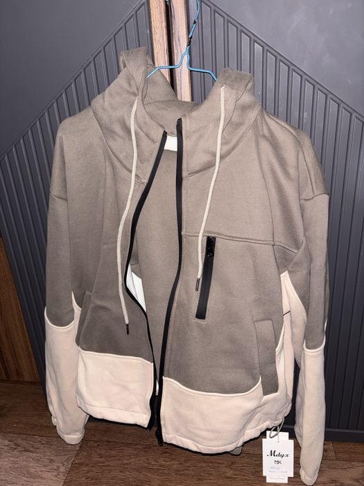 Продам женский костюм