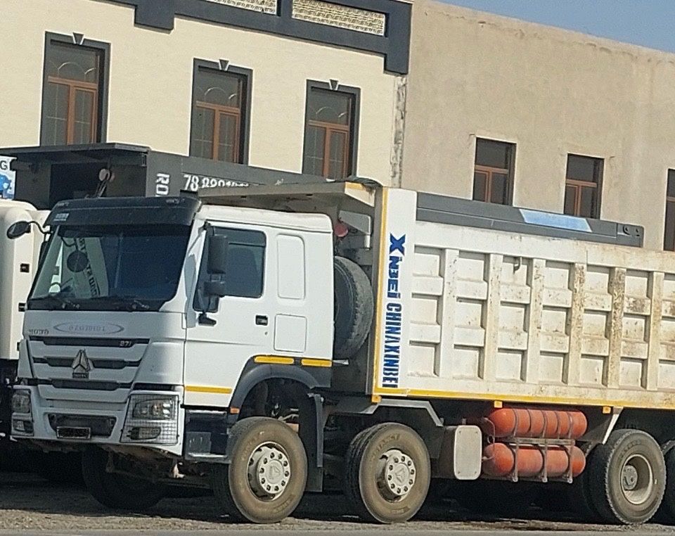 Самосвал HOWO Sinotruk