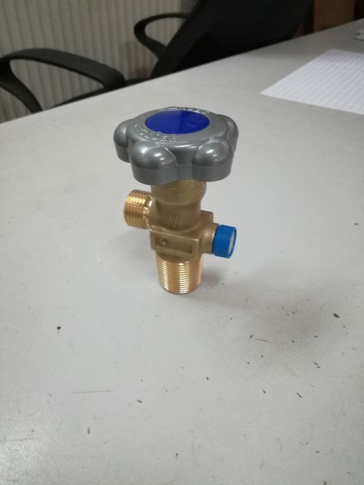 Robinet specializat tub co2 cu supapa de siguranta