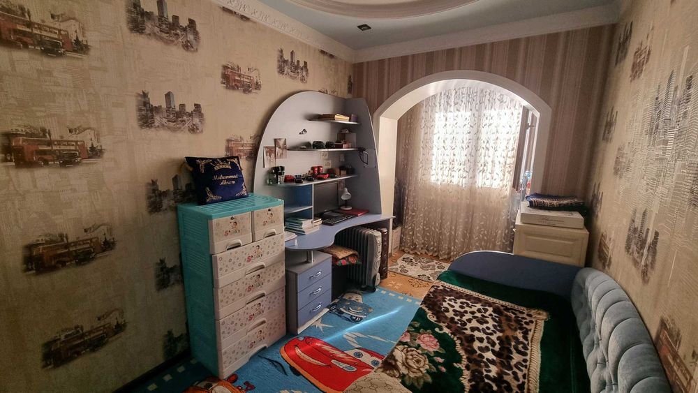 Продается квартира кирпичный 77-серия. Заходи и живи.