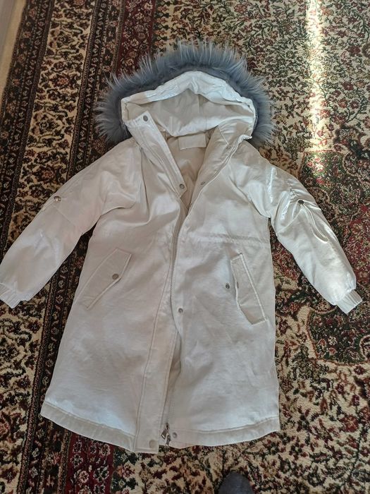 Женская куртка белого цвета