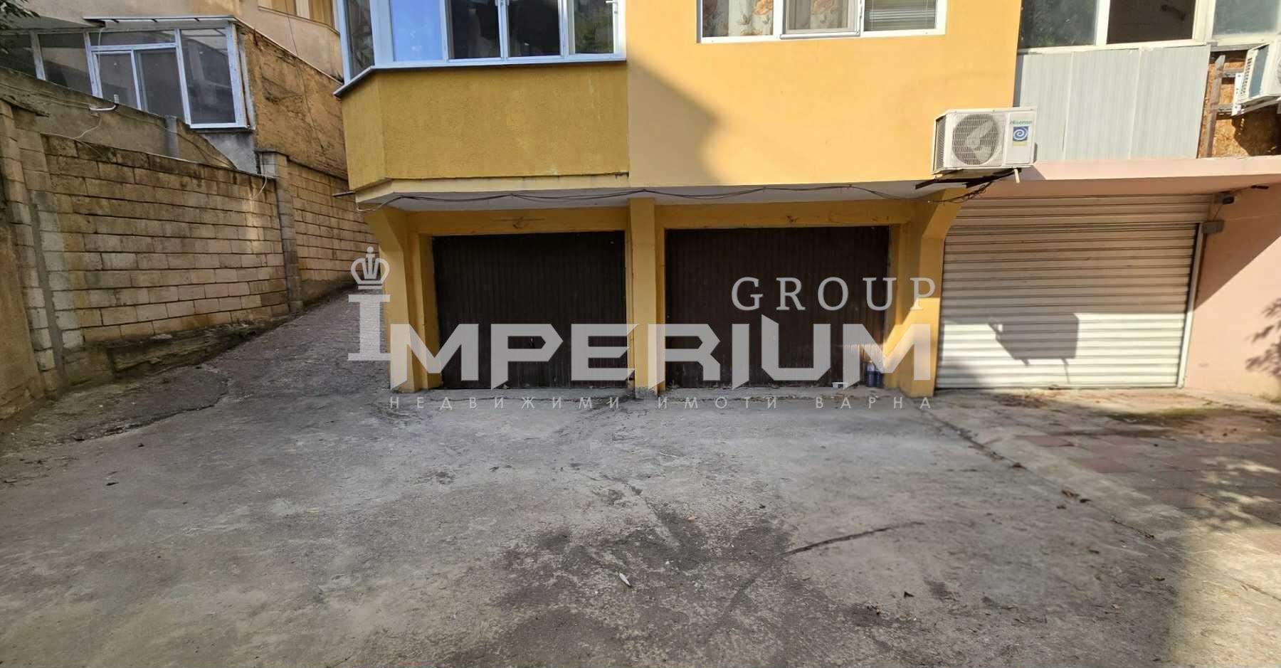 Продава Тристаен апартамент с гараж, паркомясто и мазе гр. Варна, Лят