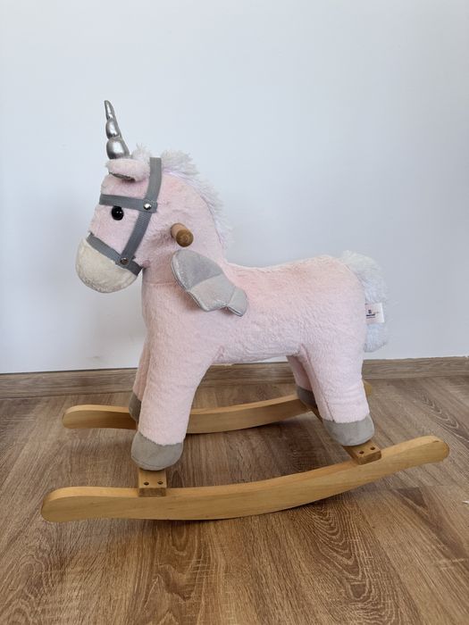 Люлеещо се конче 18м+