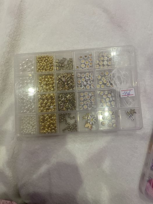 Кутии с мъниста различни видове