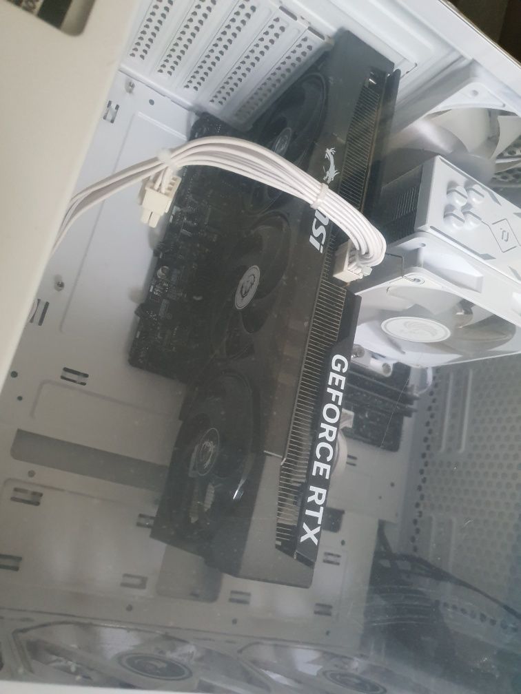 Продаю игровой компьютер с RTX 5060 OC