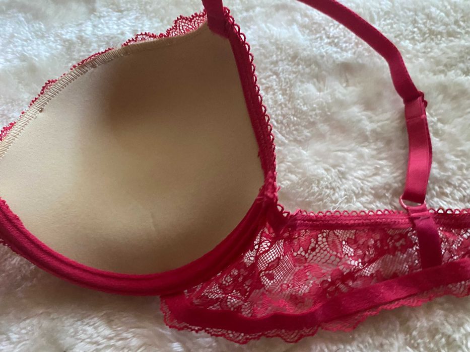 Sutien rosu corai cu dantela, 75C, nou
