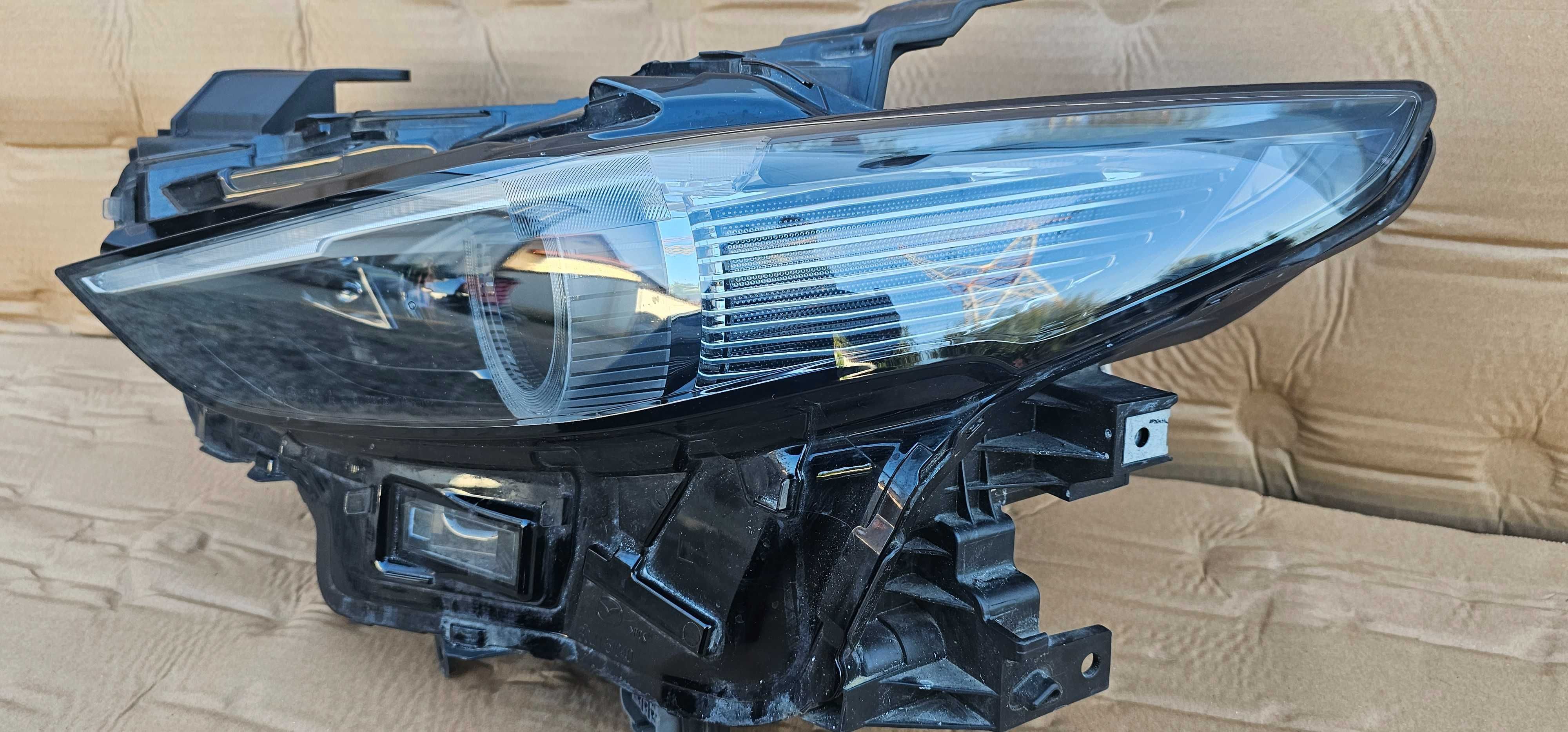 Far stanga FULL LED Mazda 3 Facelift 2019 2020 - cu defect