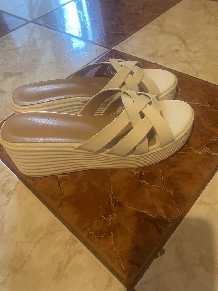 Papuci cu talpa 6 cm , comozi nr 41