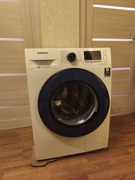 Стиральная машинка Samsung 7 кг, 1200 оборотов, 2019 год. WW70J52E02W