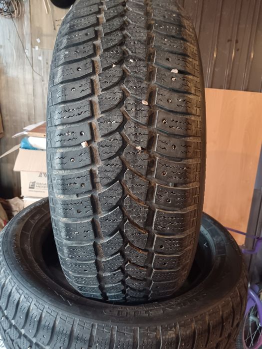 Шины зимный 2 шт на R17