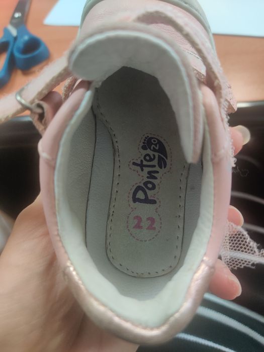 Vând papuci de fete ortopedici mărimea 22 Ponti- 14 cm  lungime int