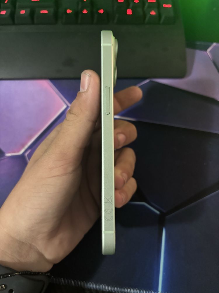 Iphone 15 чист