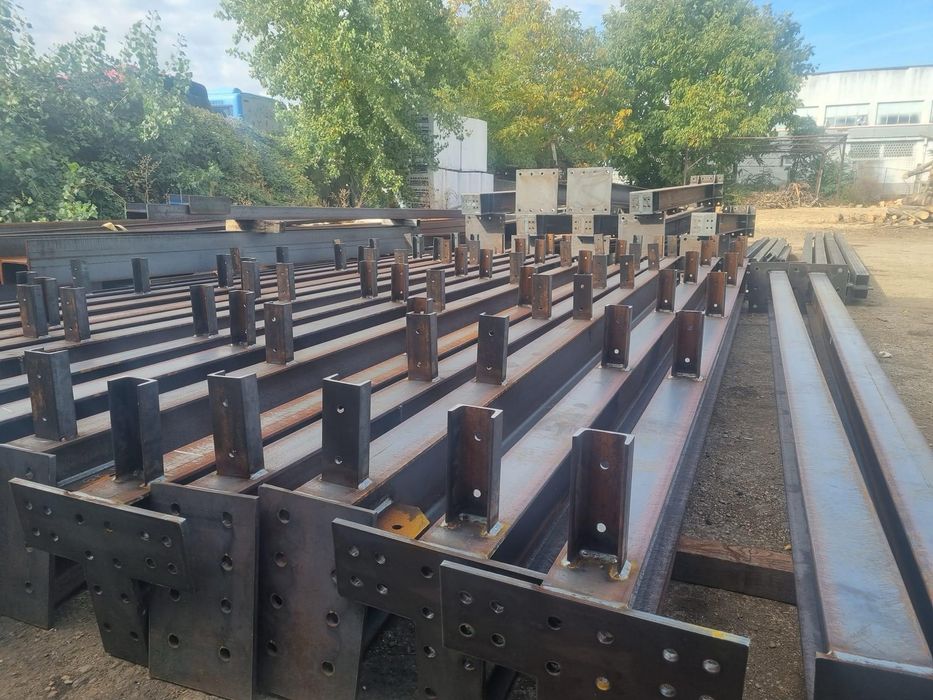 Vand hale metalice si contaimere pentru birouri