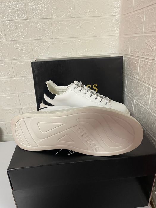 Guess adidasi eleganti