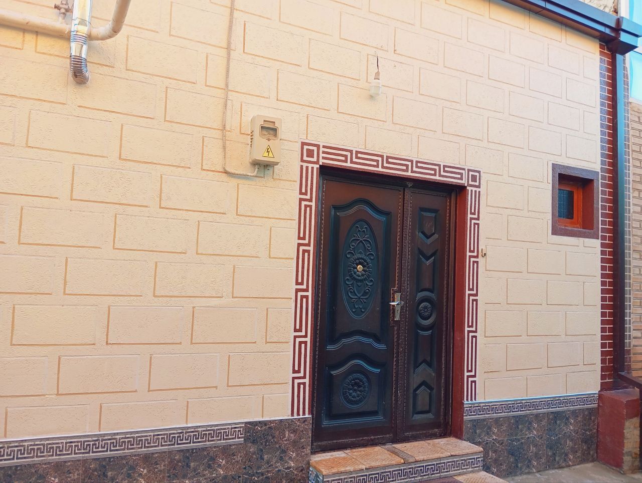 uy sotiladi eski shahar uglavoyda 2sotiq