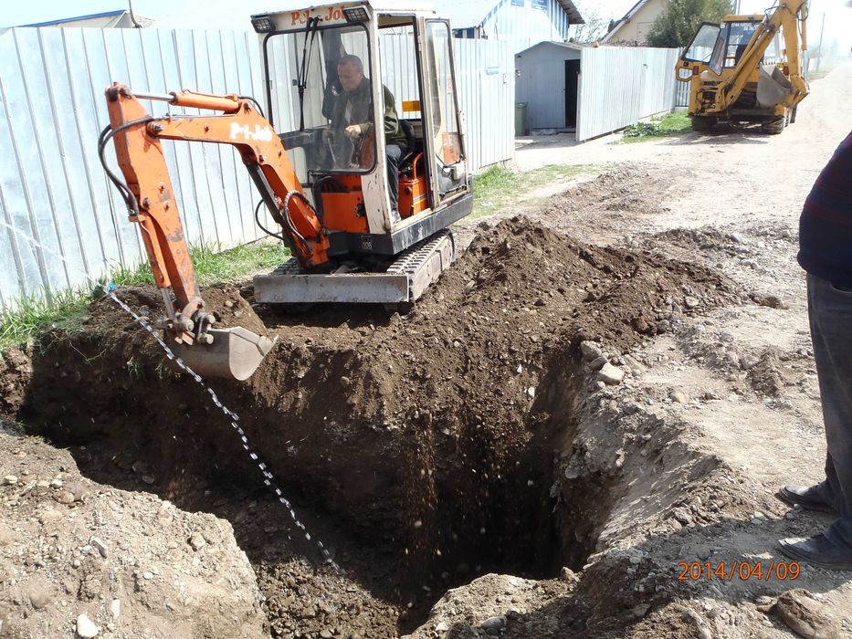 De inchiriat, mai compactor, bobcat, miniexcavator, bascula 24t, etc